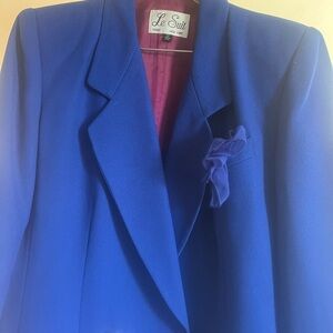 Le Suit Women's Royal Blue Blazer suit